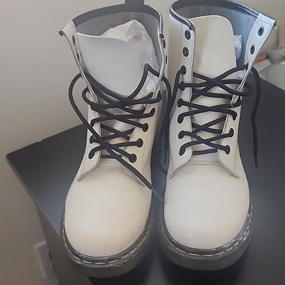 White Dr. Martens size 8 US Ladies 39 EU